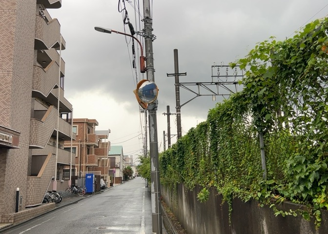 眺望の良さを楽しめるダイニングキッチンで家族団らんの時間を過ごしてはいかがでしょうか。バルコニーから見える景色を家族で眺める時間は、時間が経つのを忘れてしまいそうですね。是非、現地を見に行きましょう！