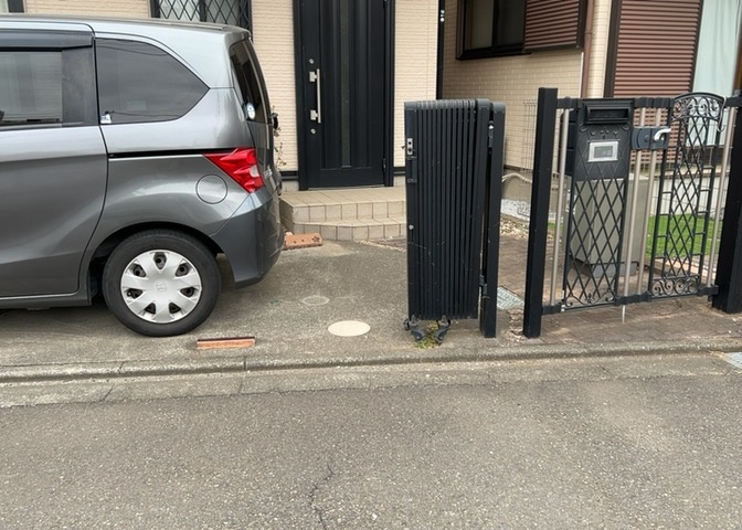 敷地内に散水栓や立水栓があると便利です。水道水を直接利用できるため、水を運ぶ手間を省くことが出来ます。大量の水を必要とする洗車作業や清掃などに役立ちます。その他設備とあわせて、現地でご確認ください。