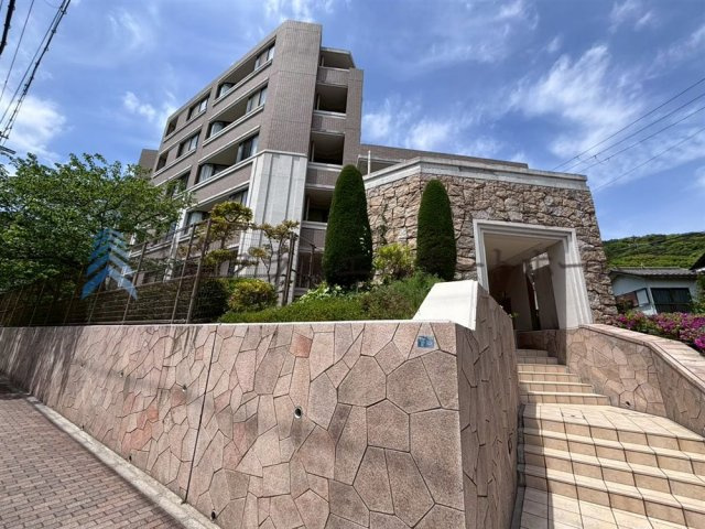 JR「須磨駅」まで徒歩約10分♪2駅2路線利用可能♪　トランクルーム付き♪