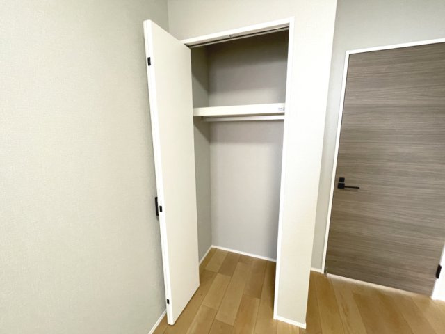 大容量のクローゼットは、衣装持ちの方でも安心。　