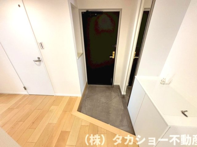 玄関も広々しており、余裕が御座います。