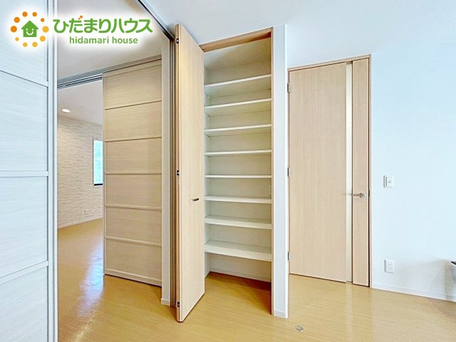 収納があれば物を整理整頓しやすく、部屋が常にすっきりとした状態を保てます.