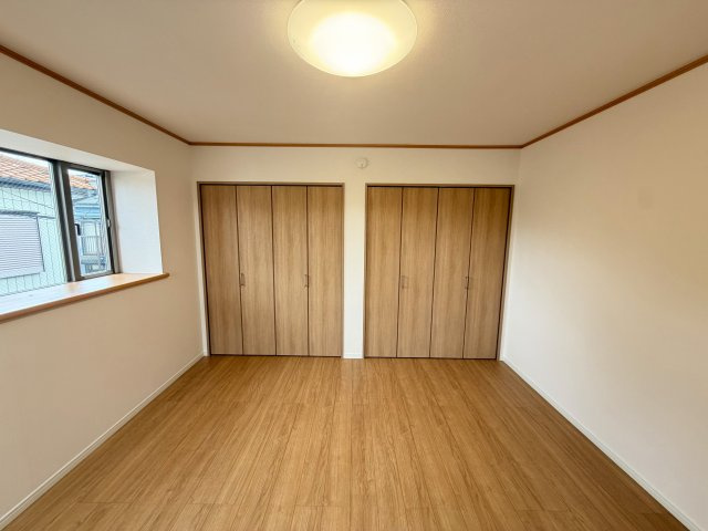 洋室8帖　収納付きで、お部屋がすっきり片付きます