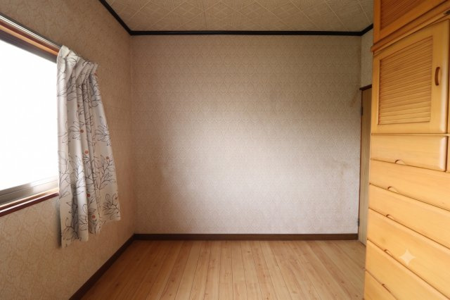 北側の洋室です　※一部写真が見やすいように家具・荷物等を消しています。　