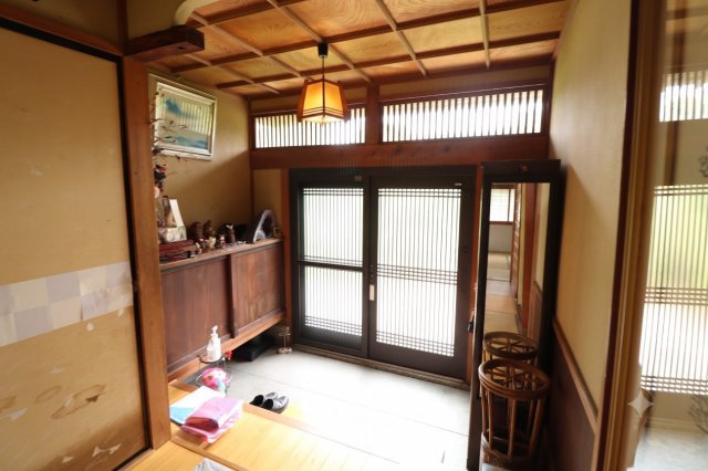 格天井が素敵な玄関です。　※一部写真が見やすいように家具・荷物等を消しています。