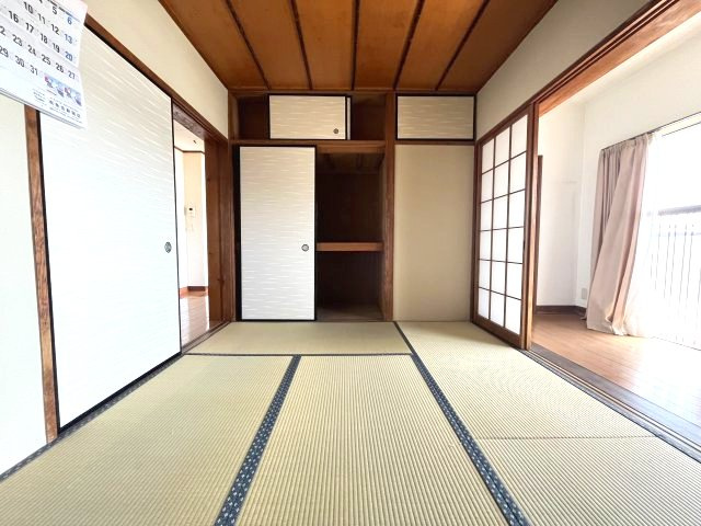 ◆南向き、高台につき陽当たり、眺望良好　◆広々バルコニー　◆ウッドデッキ有　◆縁側のある嬉しい間取です　◆名古屋市住宅供給公社旧分譲