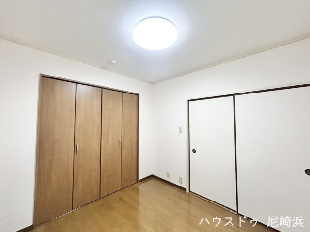 ■納戸約4.5帖　衣裳部屋や趣味部屋、書斎としても◎お子様の成長に合わせて用途多様！コンパクトで掃除や片付けも楽々♪