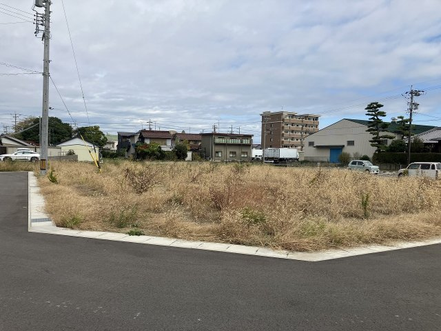 前面道路含む現地写真です