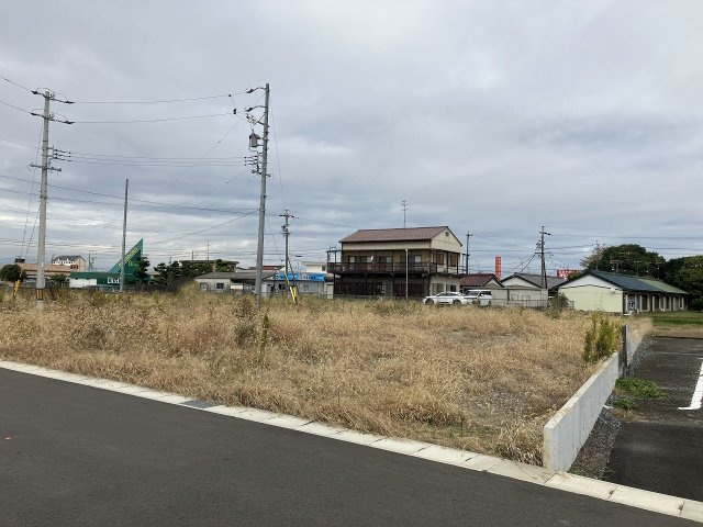 前面道路含む現地写真です