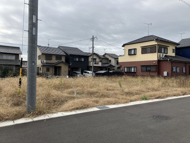 前面道路含む現地写真です