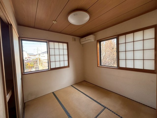 赤ちゃんスペースや客間など、多彩な用途で使用できる和室☆       　