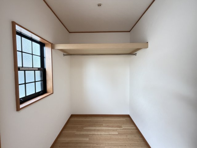 洋室6帖のウォークインクローゼット