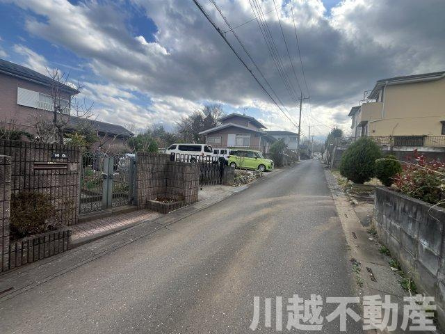 前面道路含む現地写真です
