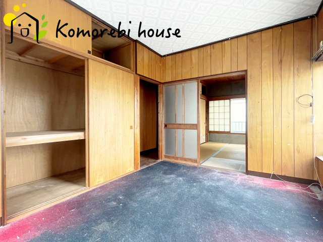 落ち着いて過ごせるお部屋なので、寝室にいかがでしょうか