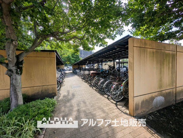 【A　warm　space】◆心がほどける場所◆　ゆとりある空間が、日常に静かな余白をつくる住まい。人を迎えることが自然になり、暮らしのリズムも穏やかに整っていく。