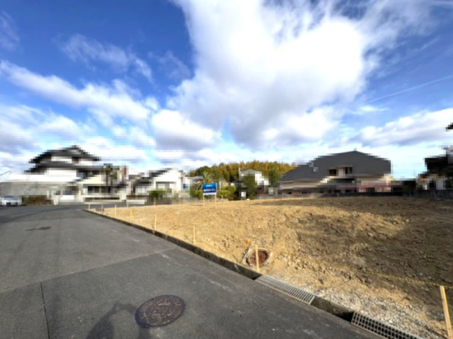 435.43？（公簿）　前面道路　西側から撮影　建築条件付売り土地ではありません　お好きなハウスメーカーで建築可能です。