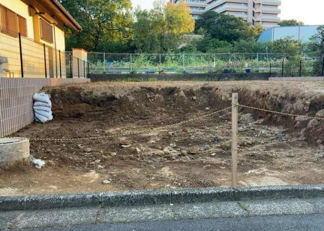 物件の詳細については、現地を見てわかること以外に、役所や法務局などで調べないとわからないことがあります。そのため、現地に行く場合は、もしこの物件を買ったらどのような生活ができるかをイメージしましょう。