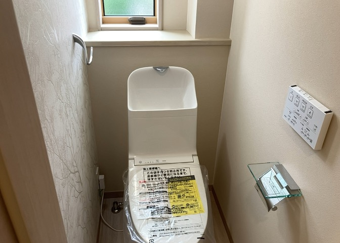 トイレは大きさや形、機能、抗菌性などが異なる多種多彩なタイプが各メーカーから出ています。それぞれに良さがあるため、事前にどういったタイプのトイレがいいのかをご家庭内で決めて、内見に行くといいでしょう。