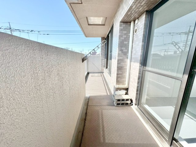 南向きバルコニーで陽当り良好です