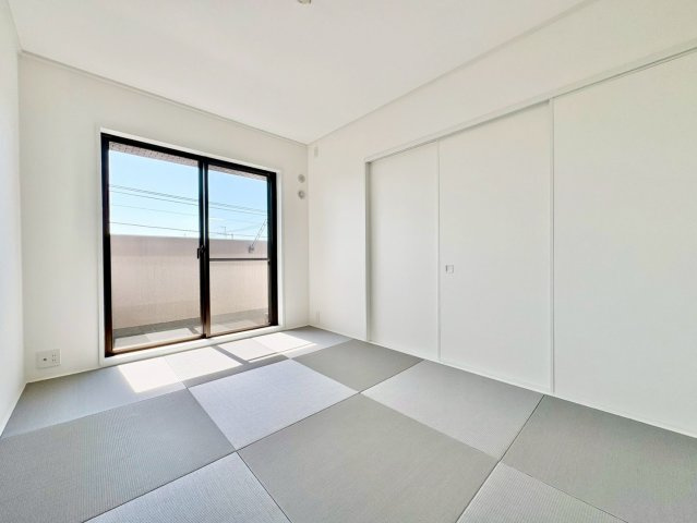 和室6帖・ごろ寝や読書にちょうどいい、くつろぎの和室スペース。