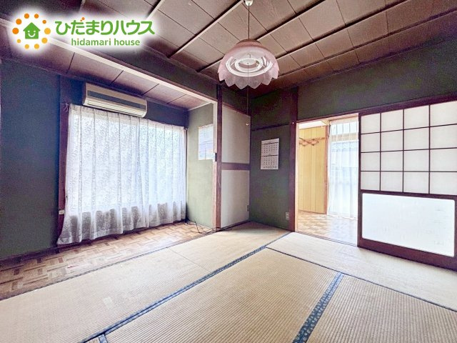 休日の団欒スペースとしても活用できる和室