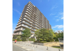 レックスガーデン守山弐番館　天然木フルリノベーションの外観