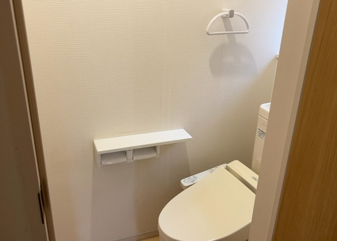 トイレは大きさや形、機能、抗菌性などが異なる多種多彩なタイプが各メーカーから出ています。それぞれに良さがあるため、事前にどういったタイプのトイレがいいのかをご家庭内で決めて、内見に行くといいでしょう。