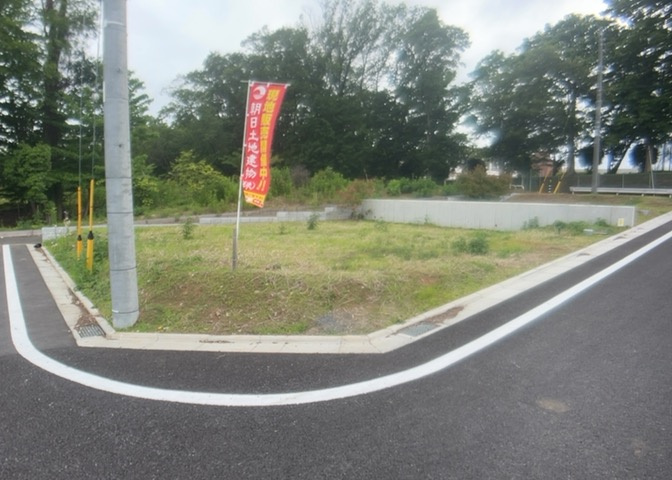 土地の形が極端に長細かったり、狭小地、あるいは道路との高低差がある傾斜地だった場合、後々売ろうとしても買い手がつかない場合もあります。後々、売却することになった時に価値の下がらない土地を選びましょう。