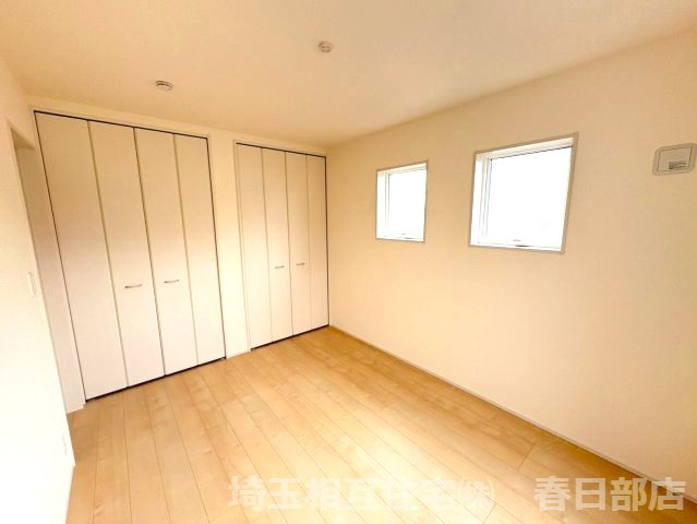 2階6帖　主寝室　プライベートな空間だからこそシンプルに使いやすいデザインに。