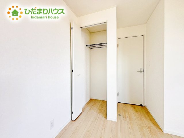 全室にクローゼットが付いていて、お部屋の住空間もスッキリ広々つかえそうです(^^)/