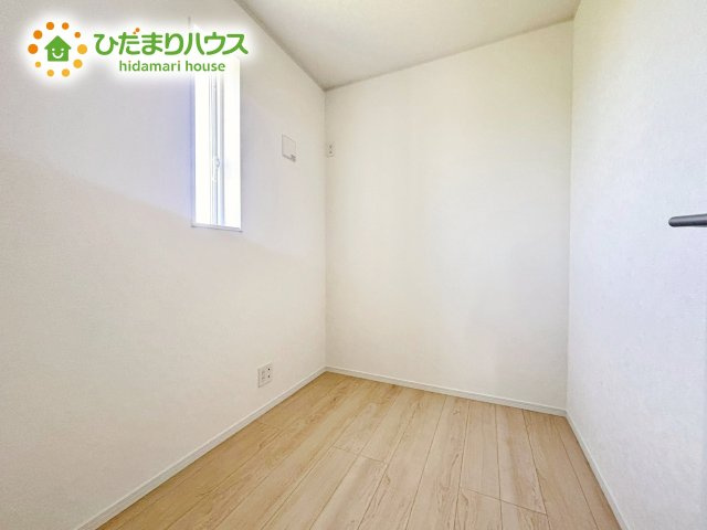 掃除機や買い溜めしたい日用品をしまうのに便利です！