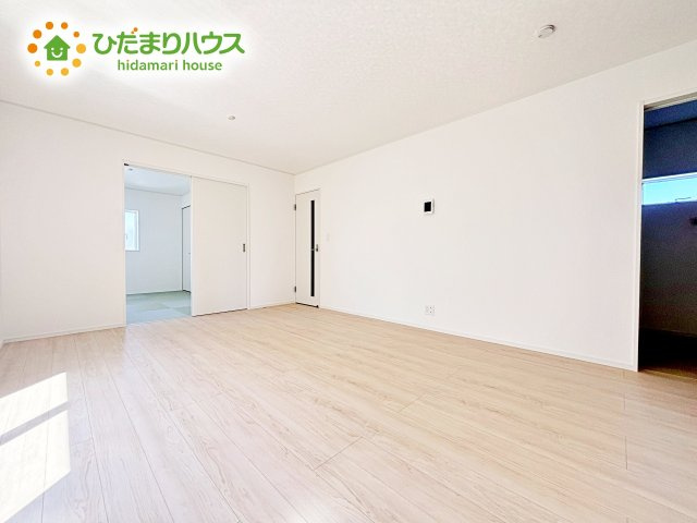 ホワイトを基調としたLDKは、明るく上品な心地よさを演出してくれます。空間に広がりをもたらし、より一層広く感じさせてくれます。