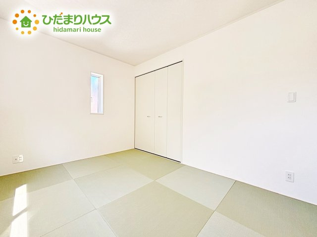 小さなお子さまのいる方におすすめ！リビング横の和室でお子様が遊んでる様子も確認できます(^^)/