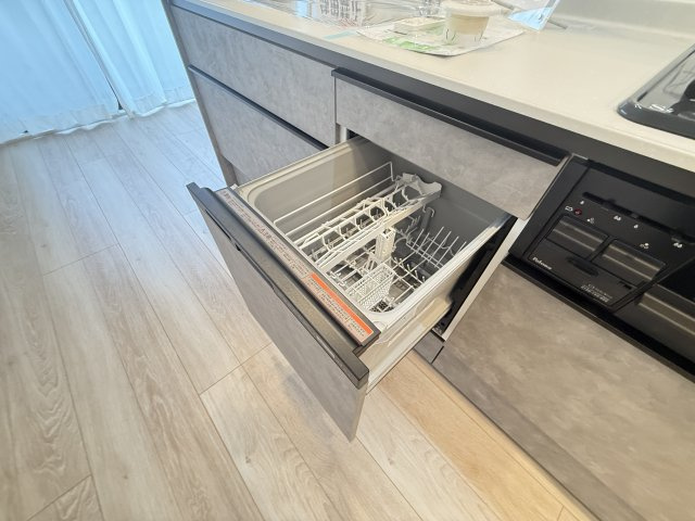 食洗器付きで、家事の負担を減らせます。空いた時間を有効活用。　