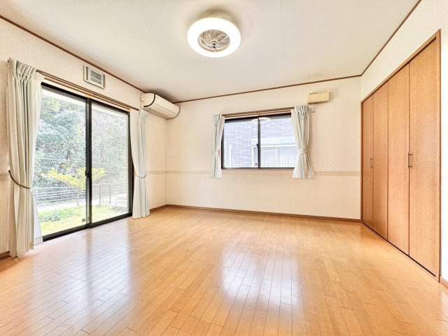 洋室の家具を消してみました。イメージ画像です。