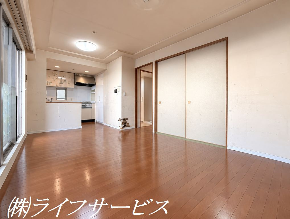 リビングルーム14.0帖／南西向きにつき陽当り良好！最上階12階部分につき開放的です！床暖房あり！