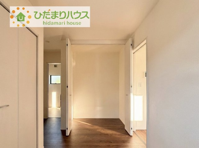 家族みんなで共同で使える便利な廊下収納！