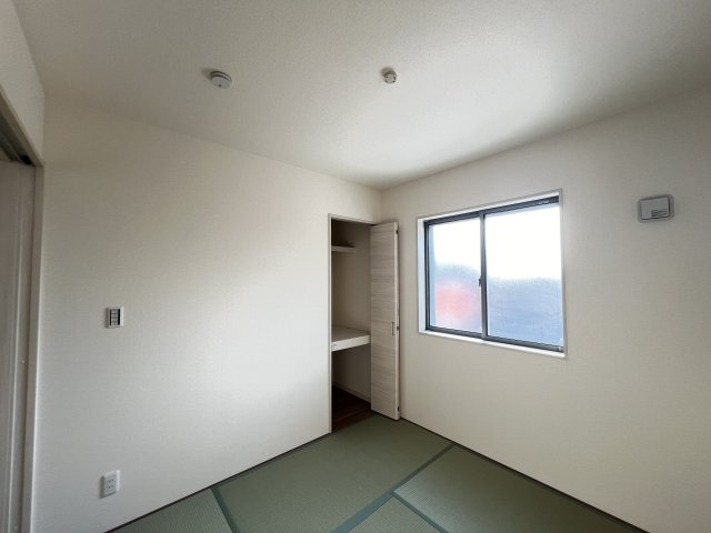 柔らかい畳が心地よい和室