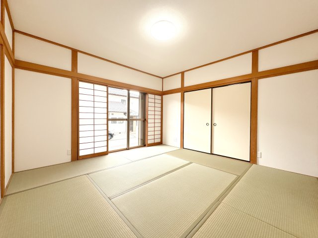 1F8帖の和室になります♪