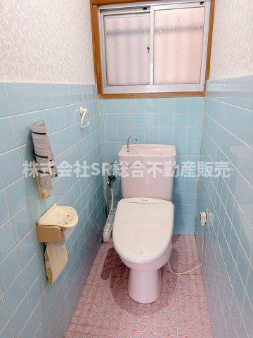 温水洗浄便座もございます♪