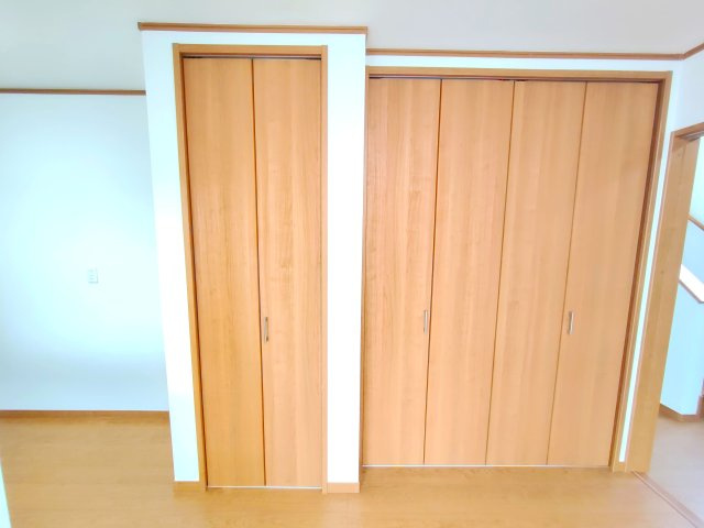 キッチン後ろにあり、パントリーとしてお使いいただけます。