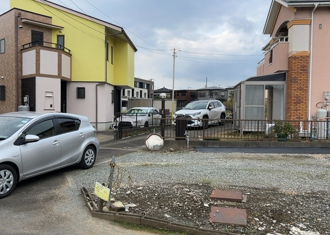 眺望を気にして物件を探す場合、前面に建物が建っていないか現地で確認しましょう！前面に建物があると景色はもちろん、日当たりや風通しにも影響が出てきます。住んだ時のことを想像しながら現地見学をしましょう。