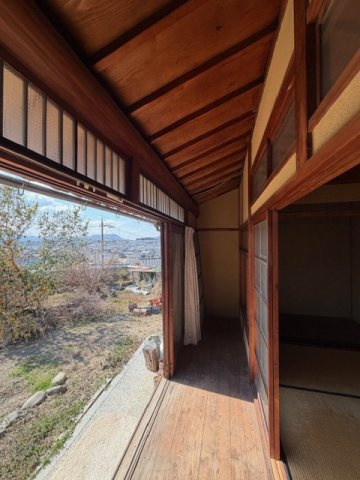 趣のある廊下から見る景色は気持ちいいですよ(^^)/