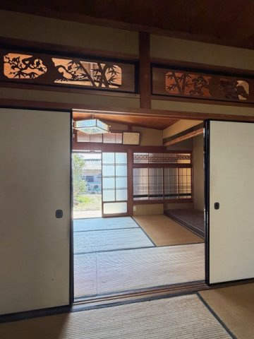 見事な欄間が残っております(^^)/
