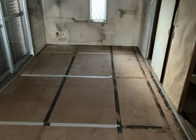 寝室でゆっくりと過ごすためにはベッド周りの適度な空間を担保することや窓の位置、照明の明るさ、寝室の広さなどを考える必要があります。自身や家族の構成とライフスタイルに併せて寝室にする部屋を選びましょう！