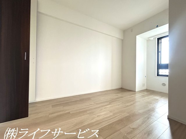 洋室5.7帖／クローゼット有
