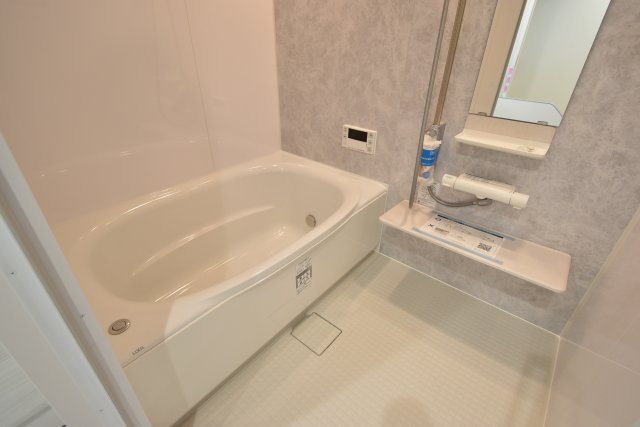 最新のユニットバスに取り替えています♪お掃除ラクラク設計です！水栓は節水機能付き・浴槽はお湯が冷めにくい仕様です♪
