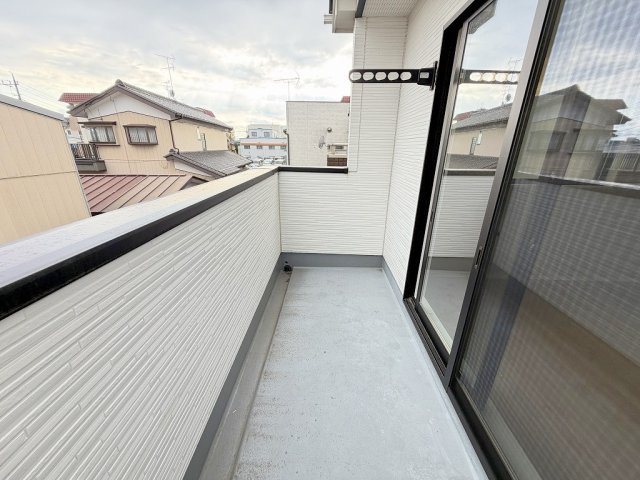 南向きバルコニーにて陽当り良好