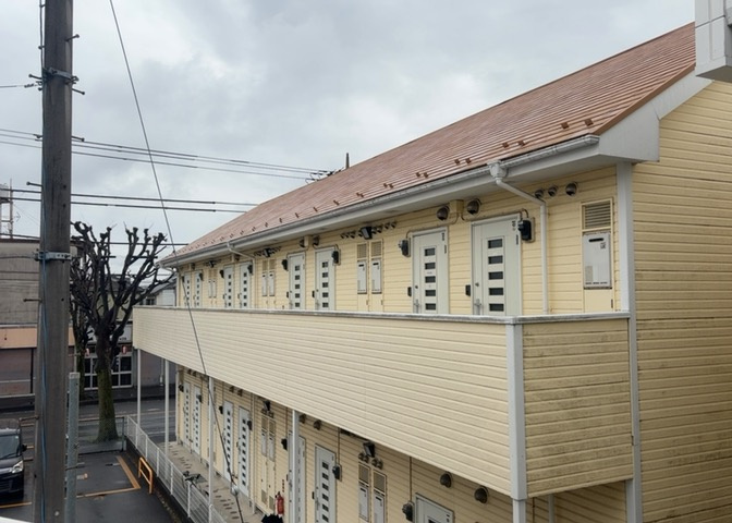眺望を気にして物件を探す場合、前面に建物が建っていないか現地で確認しましょう！前面に建物があると景色はもちろん、日当たりや風通しにも影響が出てきます。住んだ時のことを想像しながら現地見学をしましょう。