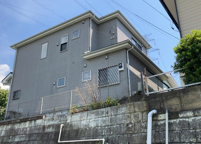 隣家の土地はどうなっているのか、生活利便施設が近くにあるのか、学校まで近いかなど、お客様のライフスタイルにあわせたイメージが重要です。また、近くにあると困る施設が近くにないかも確認するといいでしょう。
